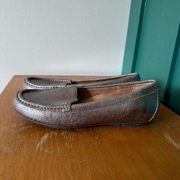 Vionic Women’s Debbie Metallic Pewter Leather Slip on Driving Loafer - Picture 4 of 11